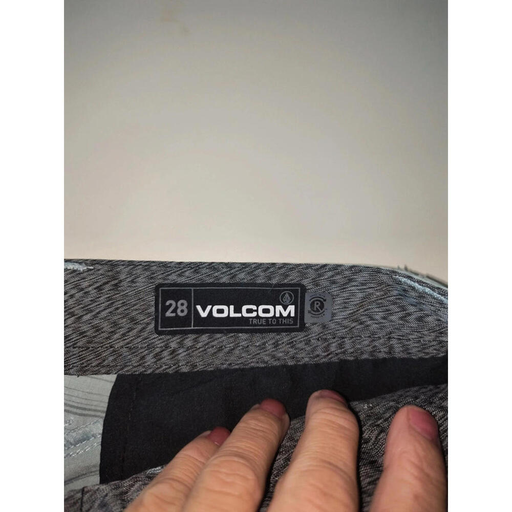 Volcom Shorts - Picture 2 of 4
